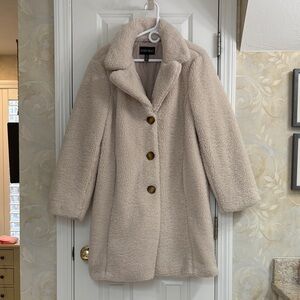 Ellen Tracy Faux Sherpa Cream Teddy Coat with Bold Tortoise Buttons
